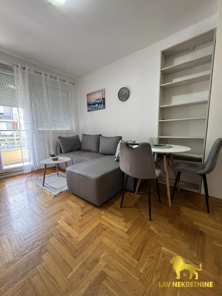 Stan - Novi Sad Detelinara - 9106762