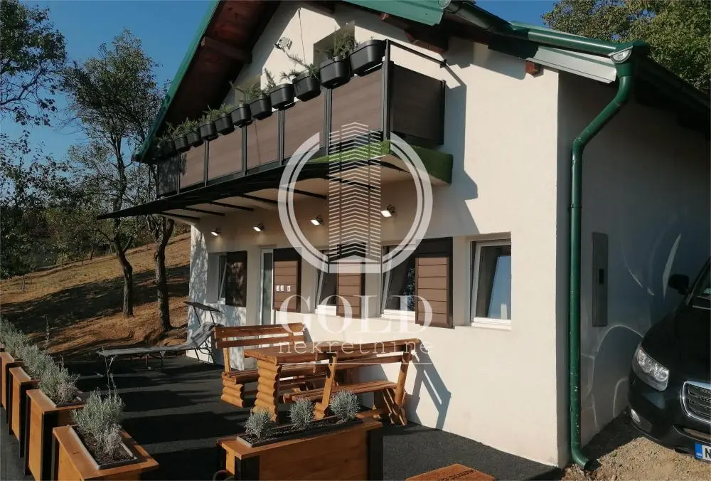 Kuća -   - 204009636