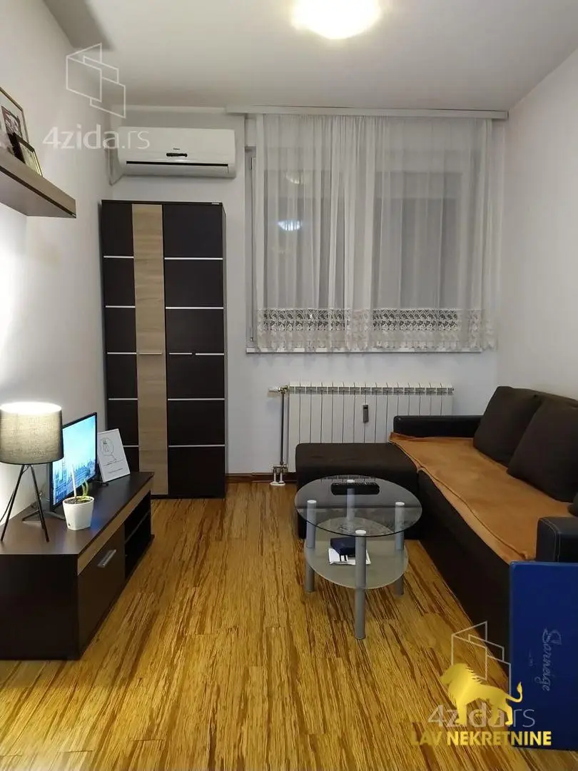 Stan - Novi Sad Cara Dušana - 9103462