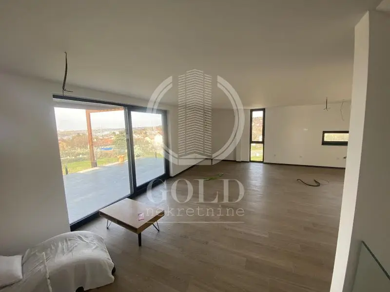 Lokal - Sremska Kamenica Tatarsko brdo - 204005365