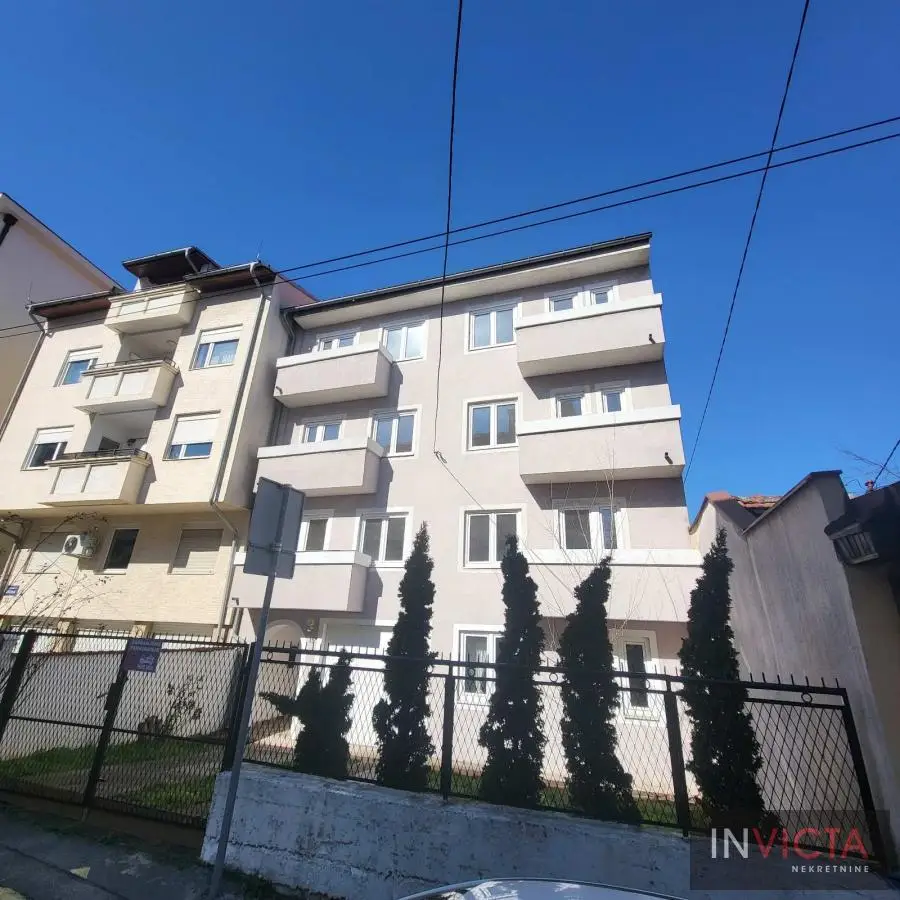 Kuća -   - 2219