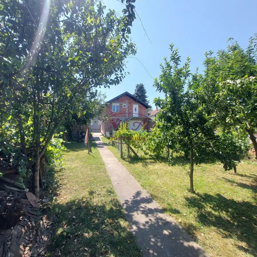 Kuća - Petrovaradin (Novi Sad) Petrovaradin - 3400