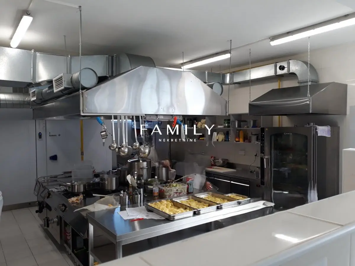 Lokal - Novi Sad Salajka - 3780