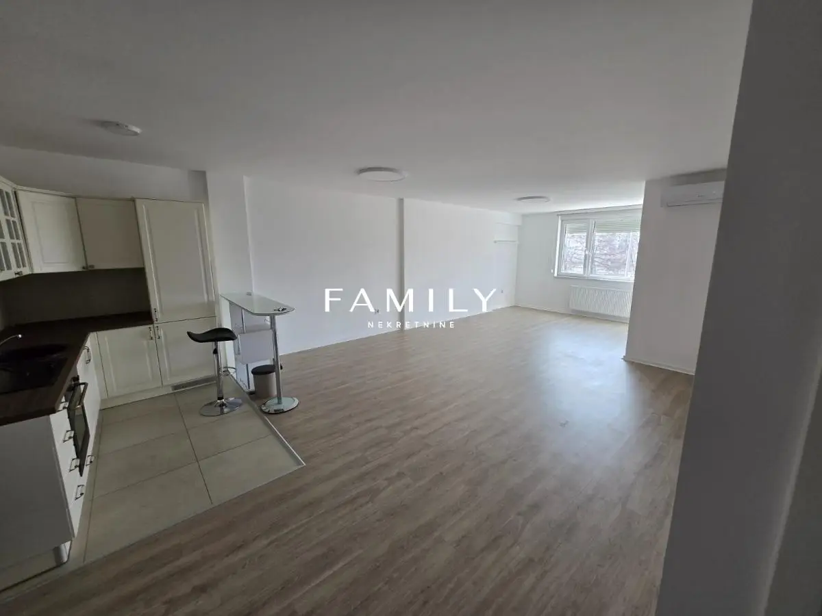 Lokal - Novi Sad Sajmište - 3872