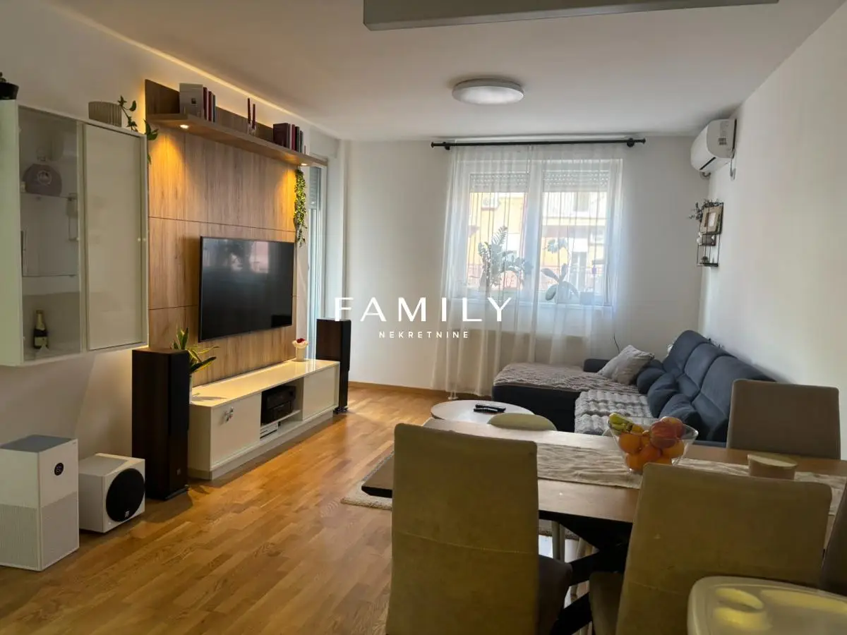 Stan - Petrovaradin (Novi Sad) Petrovaradin - 4001