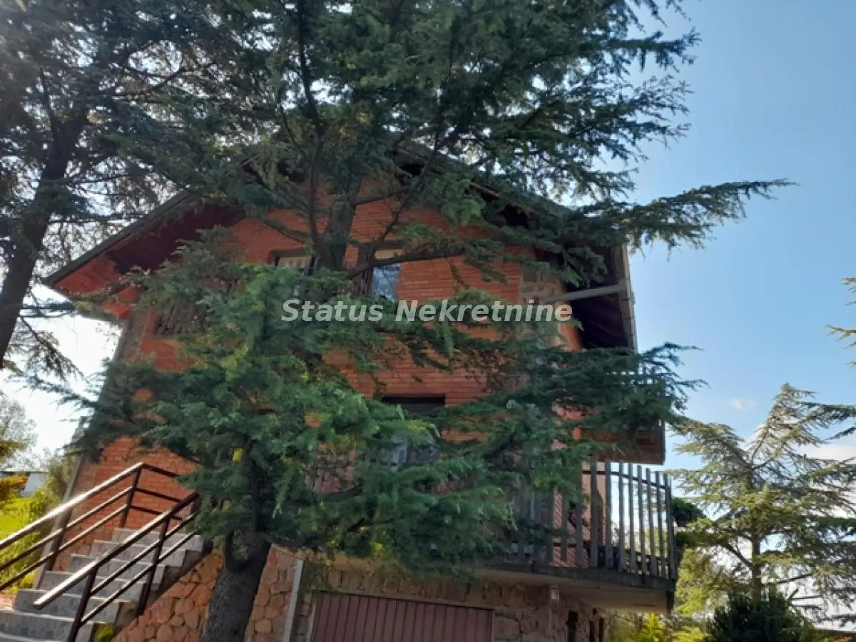 Kuća - Sremska Kamenica Institut - 21379