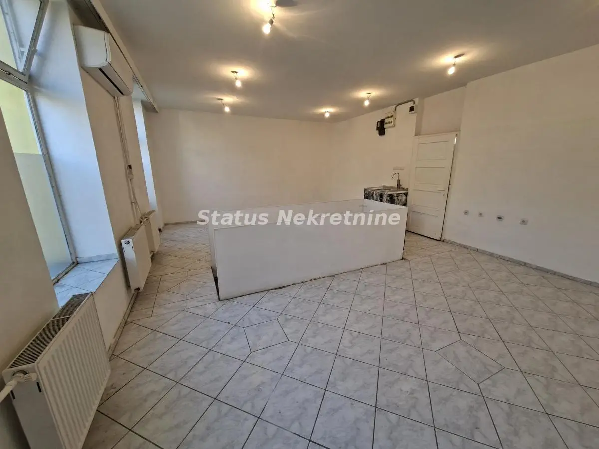 Lokal - Novi Sad Rotkvarija - 22230