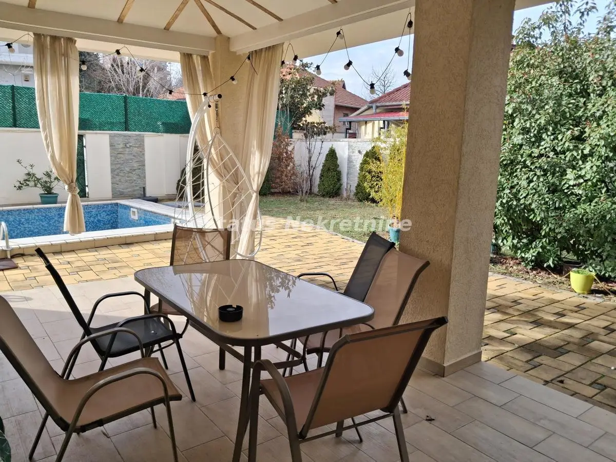 Kuća - Sremska Kamenica Institut - 22341