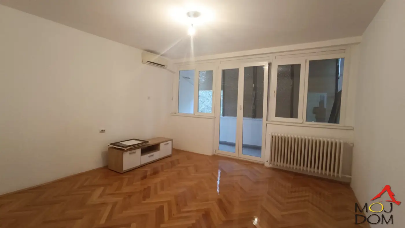 Stan - Novi Sad Železnička stanica - 1032091