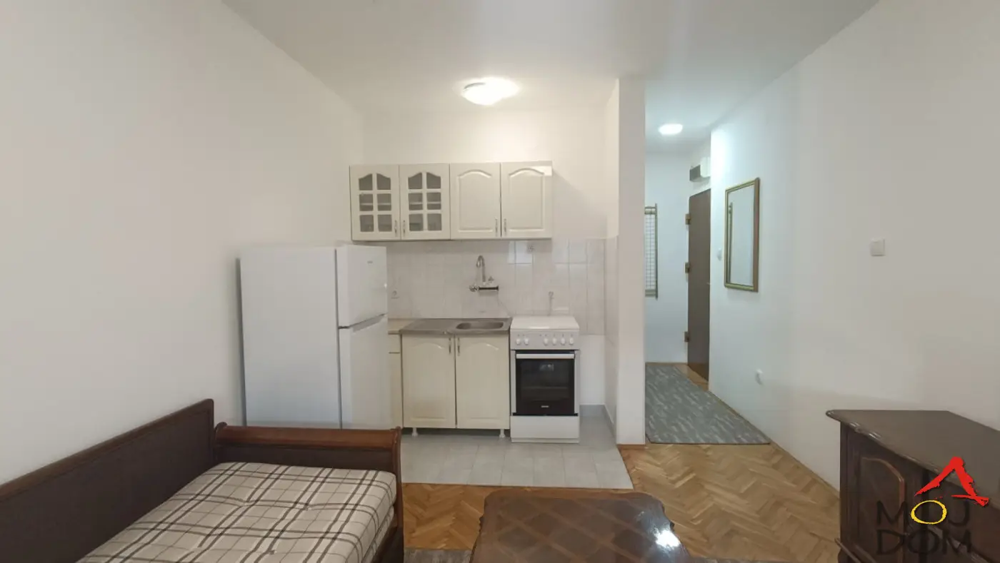 Stan - Novi Sad Bulevar - 9107018
