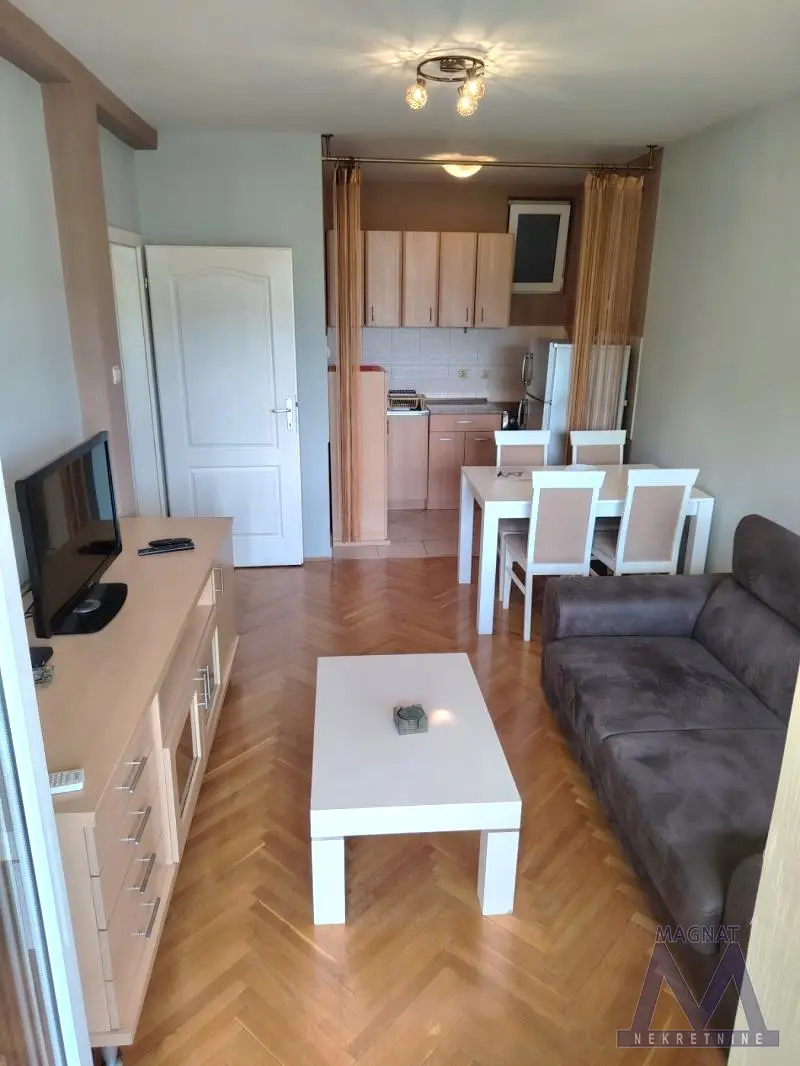 Stan - Novi Sad Cara Dušana - 9101939