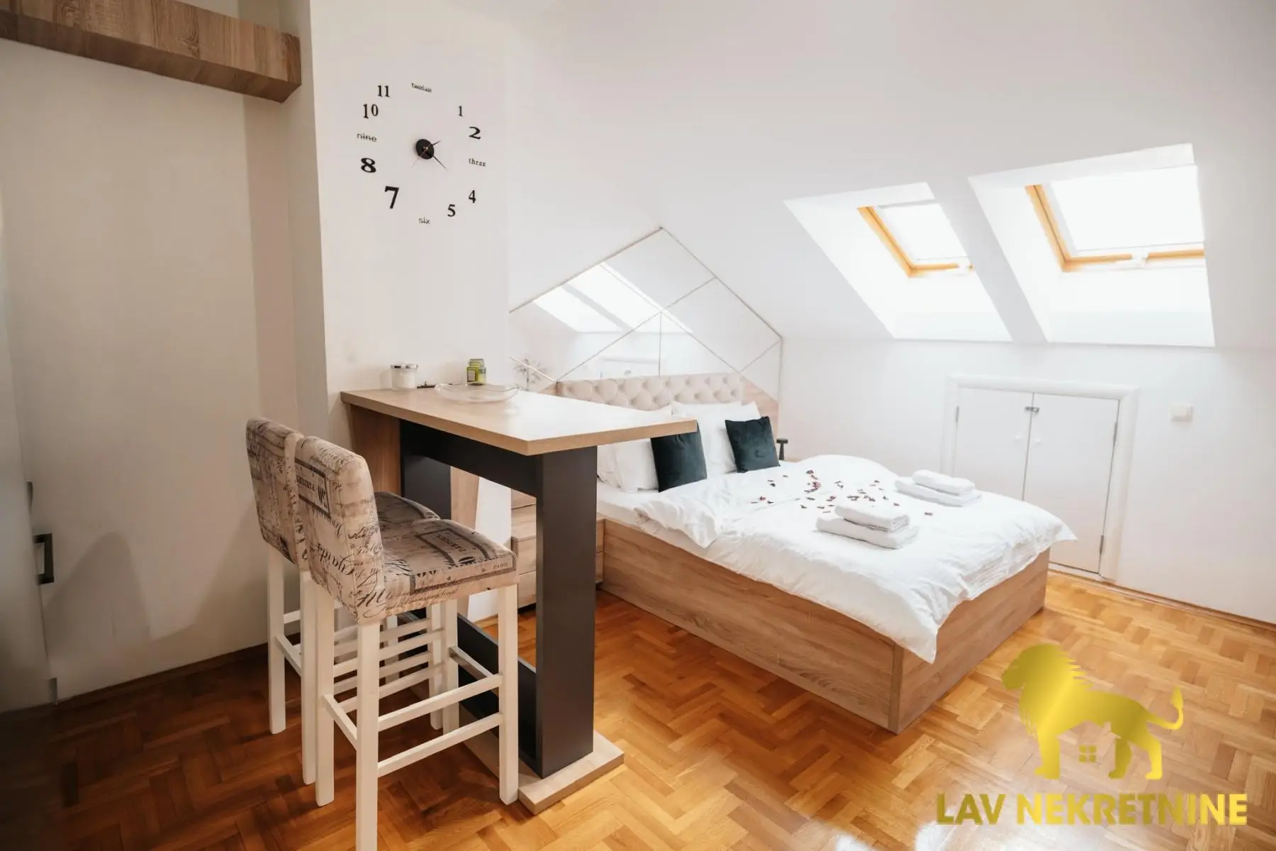 Stan - Novi Sad Bulevar - 9107290
