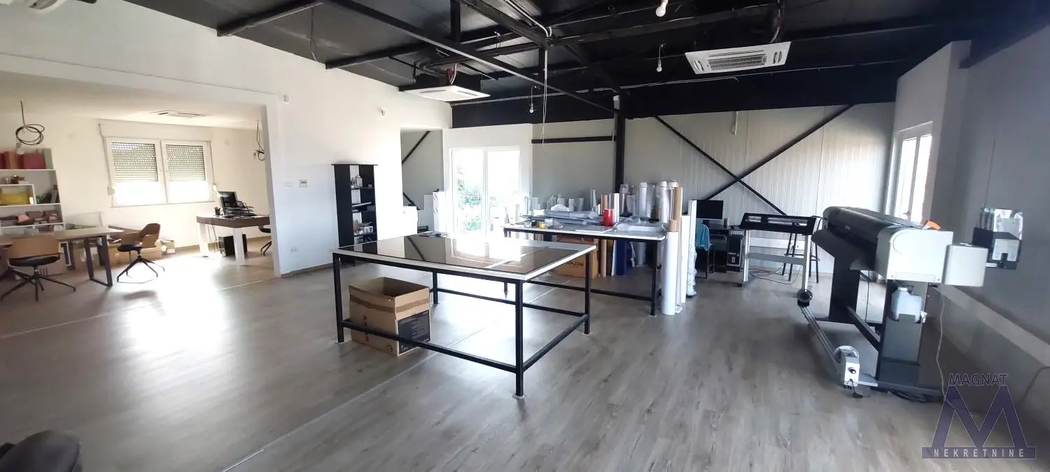 Lokal - Novi Sad Telep - 8000452