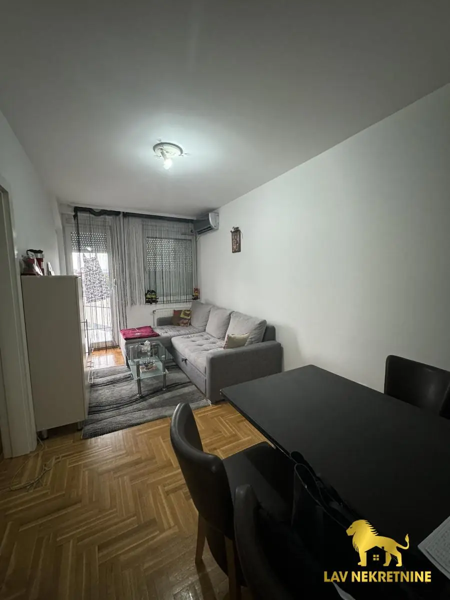 Stan - Novi Sad Železnička stanica - 9105939