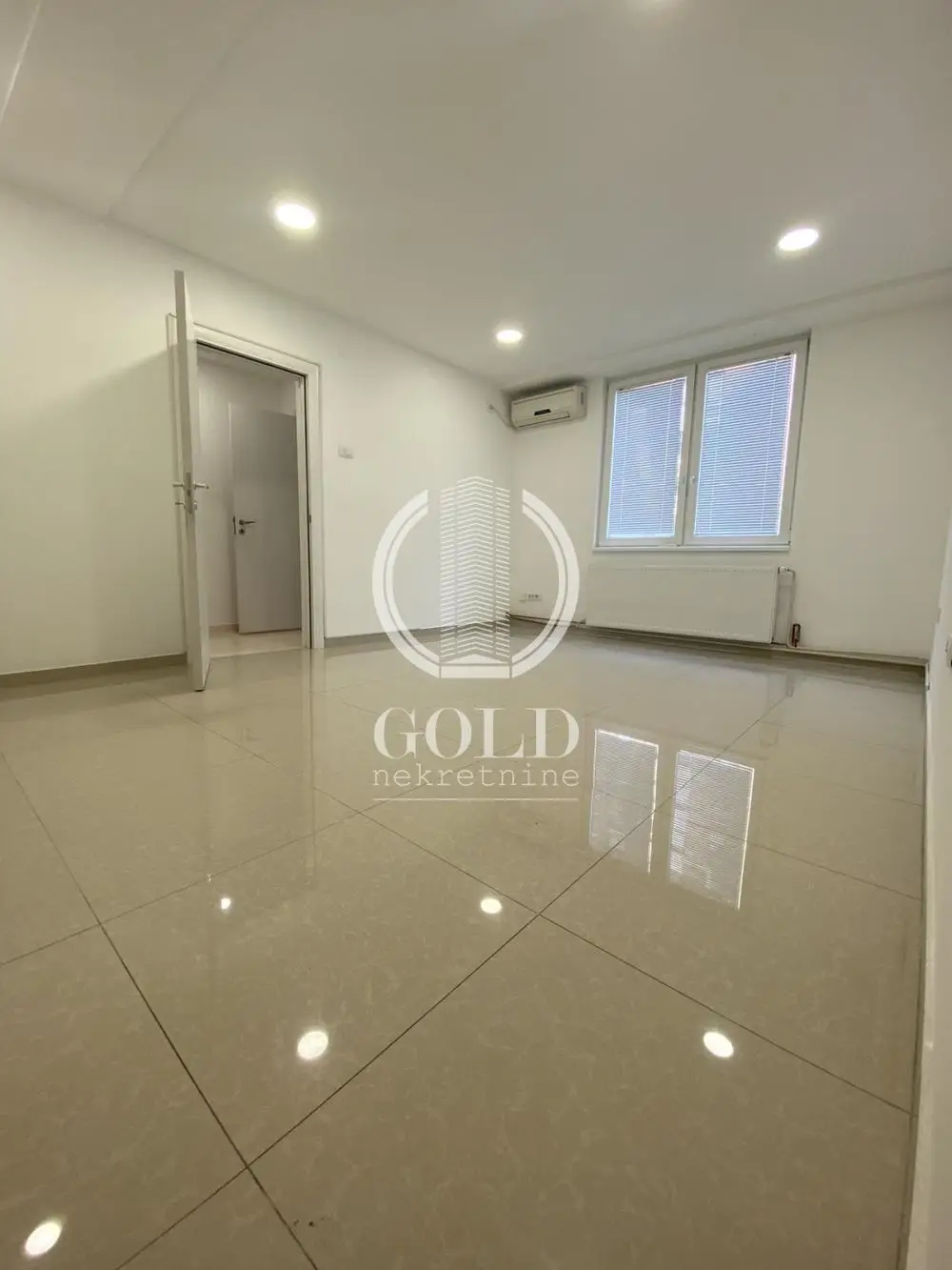 Lokal - Novi Sad Sajmište - 204009694