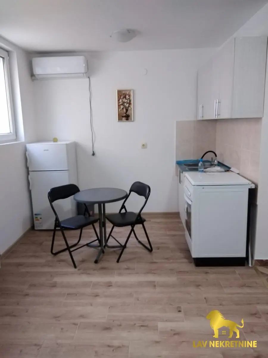 Stan - Novi Sad Cara Dušana - 9103808