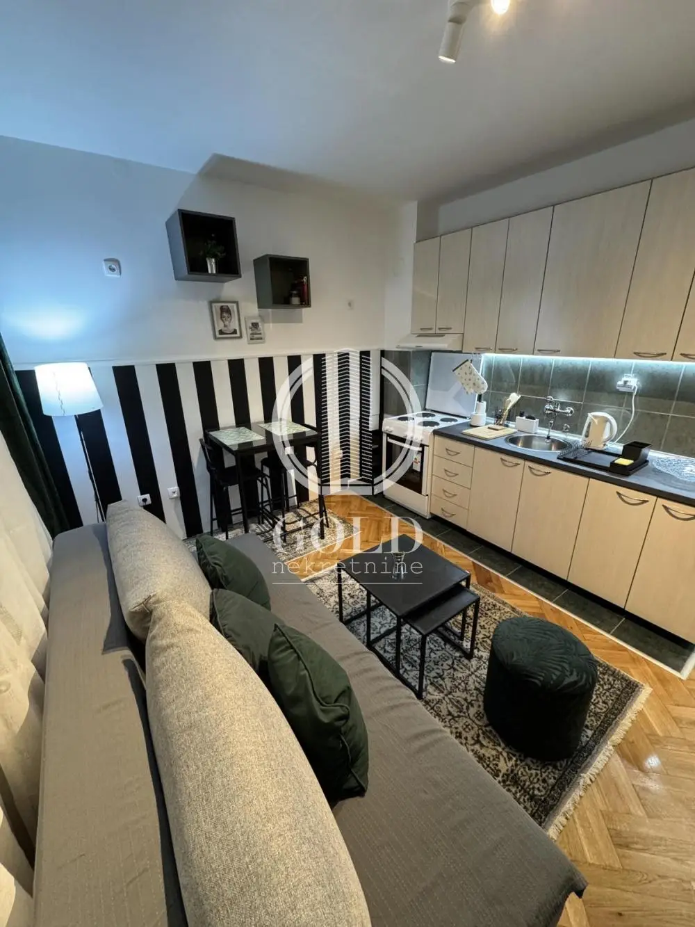 Stan - Novi Sad Detelinara - 204009746