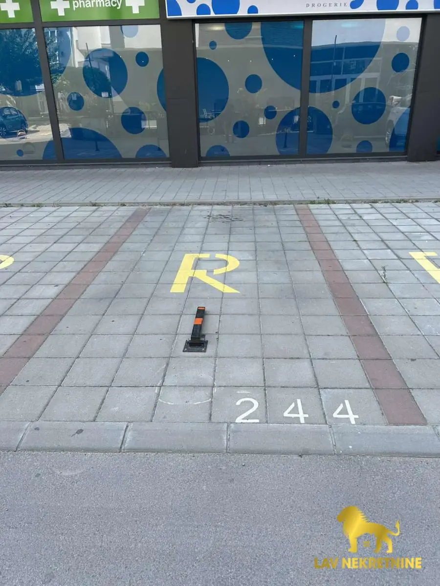 Lokal - Novi Sad Detelinara - 9106846