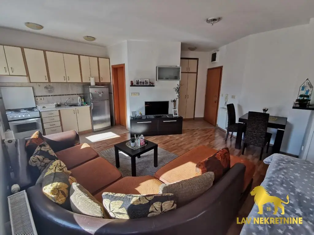 Stan - Novi Sad Bulevar - 9106055