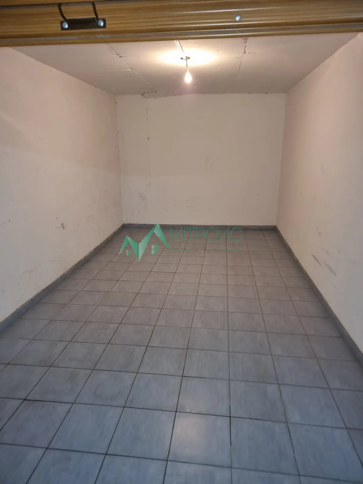 Garaža - Novi Sad Bulevar Oslobođenja - 9000017