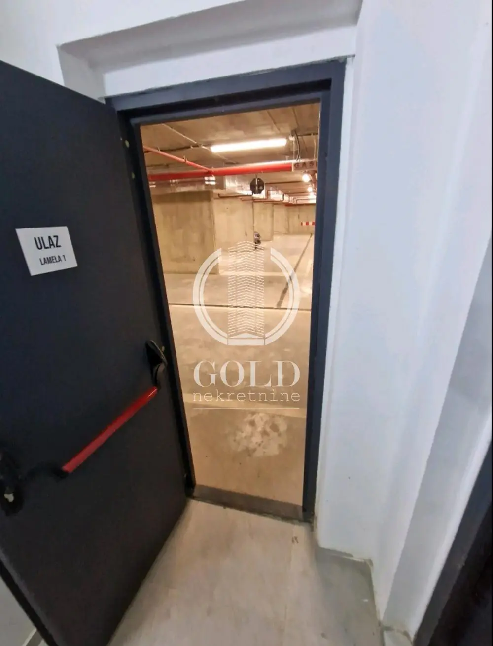 Garaža - Novi Sad Novo Naselje - 204008436