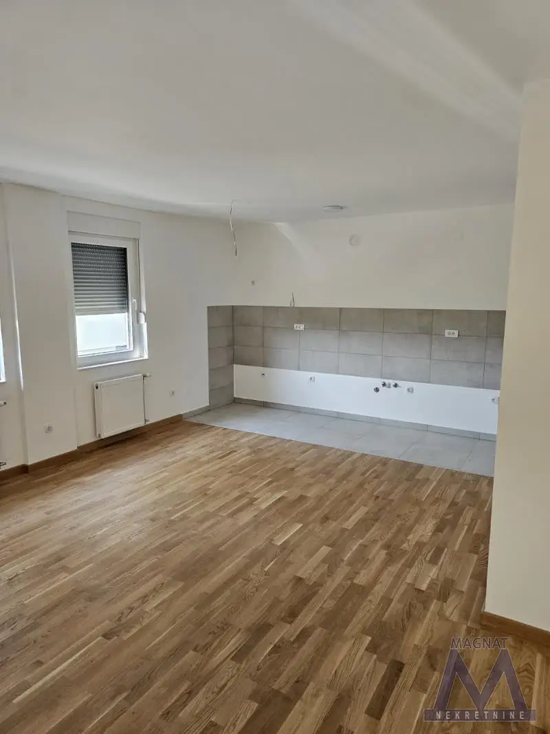 Stan - Sremska Kamenica Tatarsko brdo - 1018604