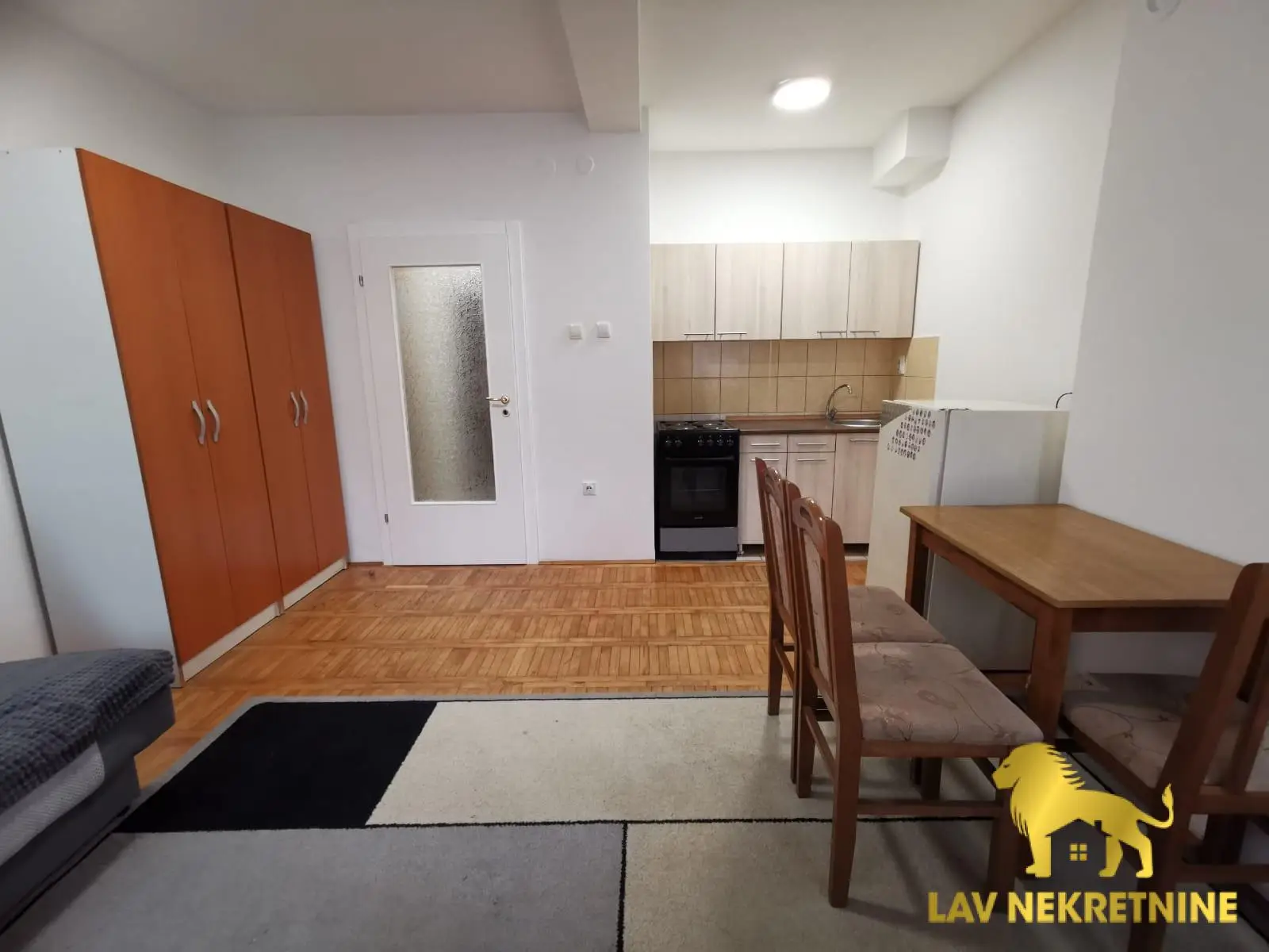 Stan - Petrovaradin (Novi Sad) Petrovaradin - 1000476