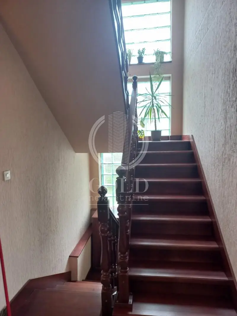 Kuća - Titel Titel - 204004870