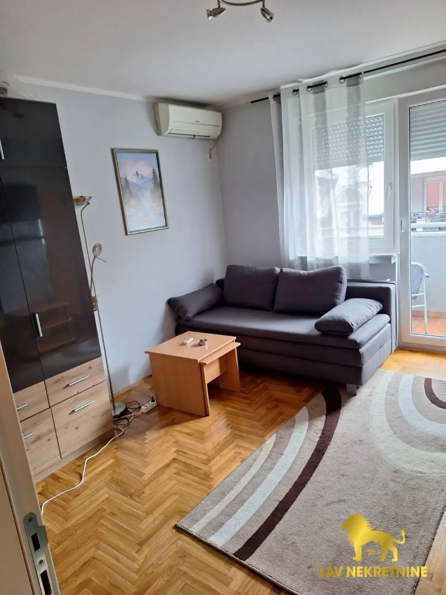 Stan - Novi Sad Bulevar - 9106611