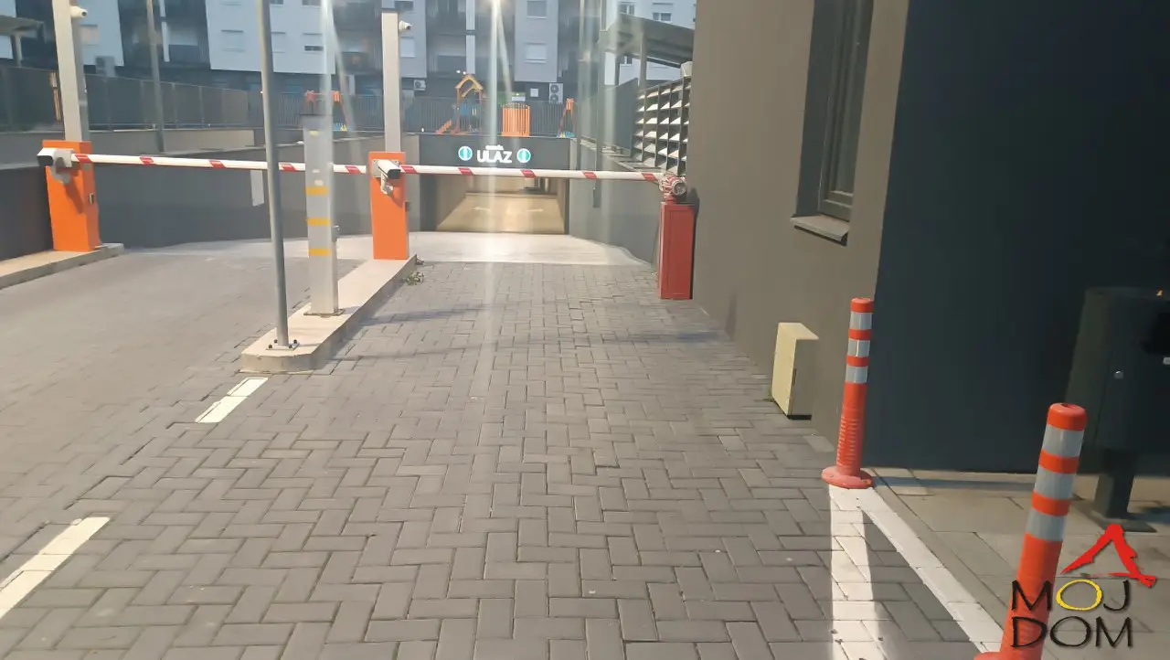 Garaža - Novi Sad Novo Naselje - 9000470