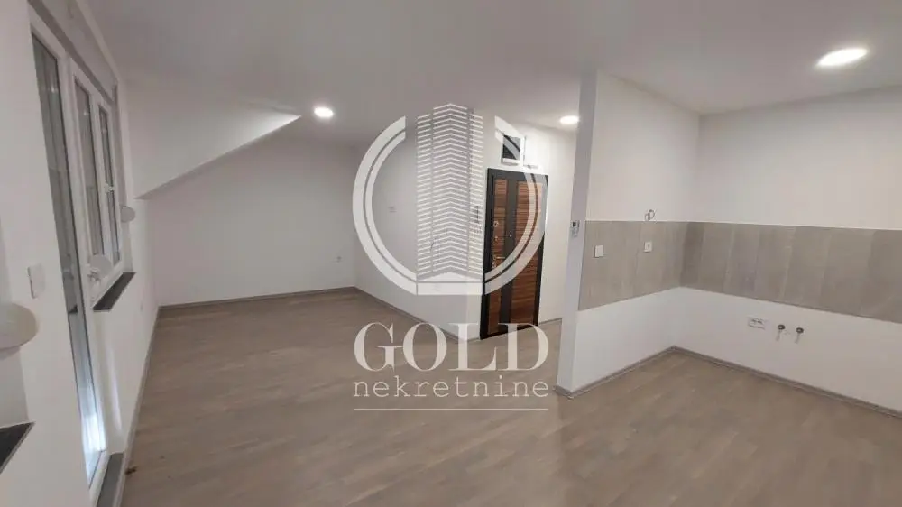 Stan - Petrovaradin (Novi Sad) Alibegovac - 204010373