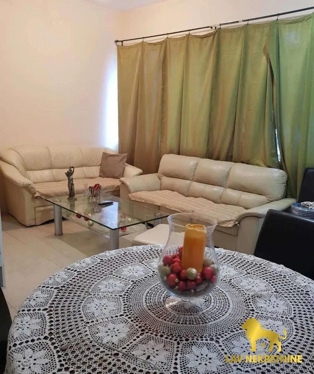 Stan - Petrovaradin (Novi Sad) Sadovi - 9106519