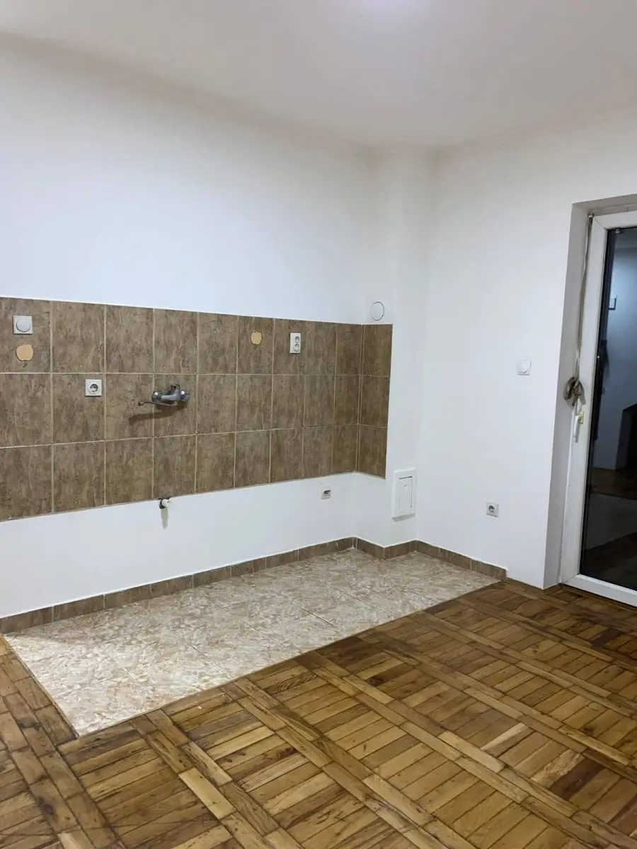 <p>Novi Sad-Telep</p><p>Apartment in an urban villa in a good part of Telep, just a hundred meters from Bulevar Patrijarha Pavla. Interes</p>