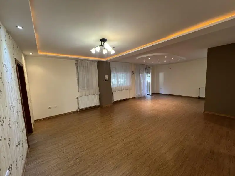 Sremska Kamenica, Tatarsko Brdo, apartment for sale in a fantastic, calm, and well-landscaped area for living! Located in the semi-basement of a smaller residential building, but well lit and has a large terrace providing natural light. The apartment is spacious