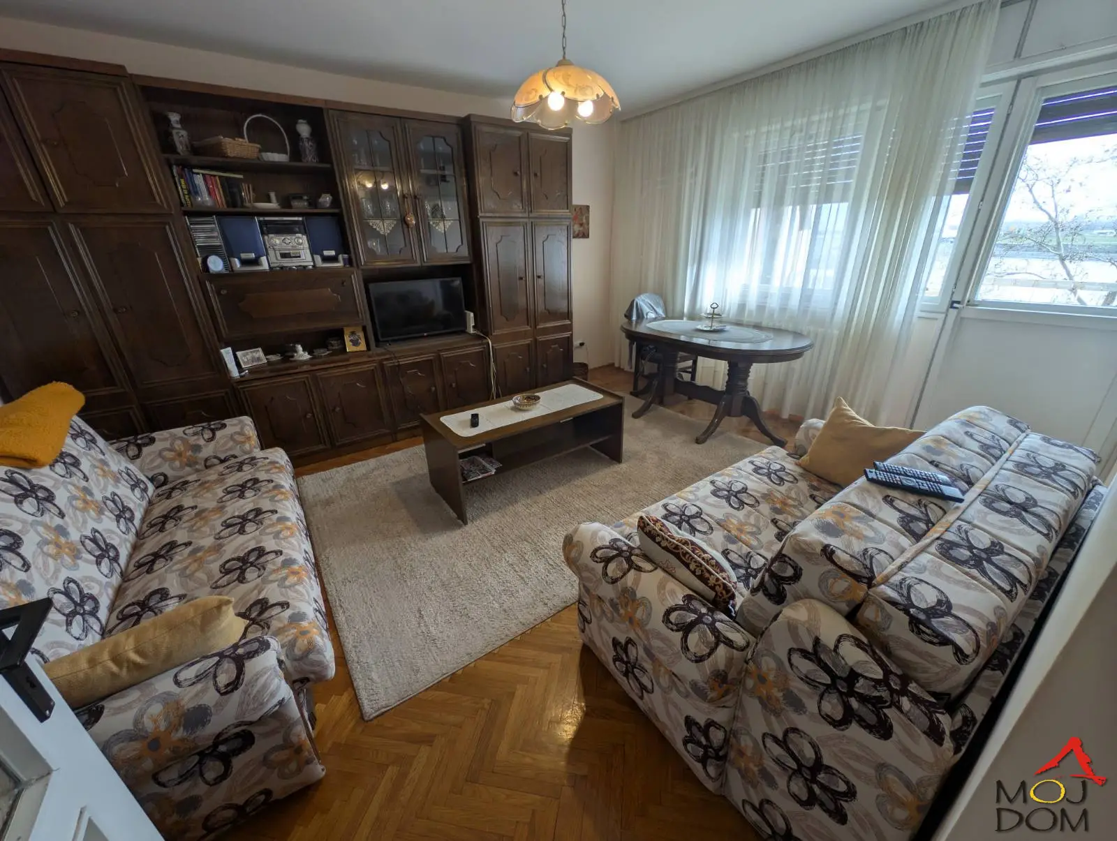 If you dream of morning coffee with a river view, walks along the quay and carefree childhood for your kids in well-kept yards and playgrounds – this apartment is exactly what you are looking for.

In one of the most beautiful locations in Novi Sad, right on the Quay, there is a three-room