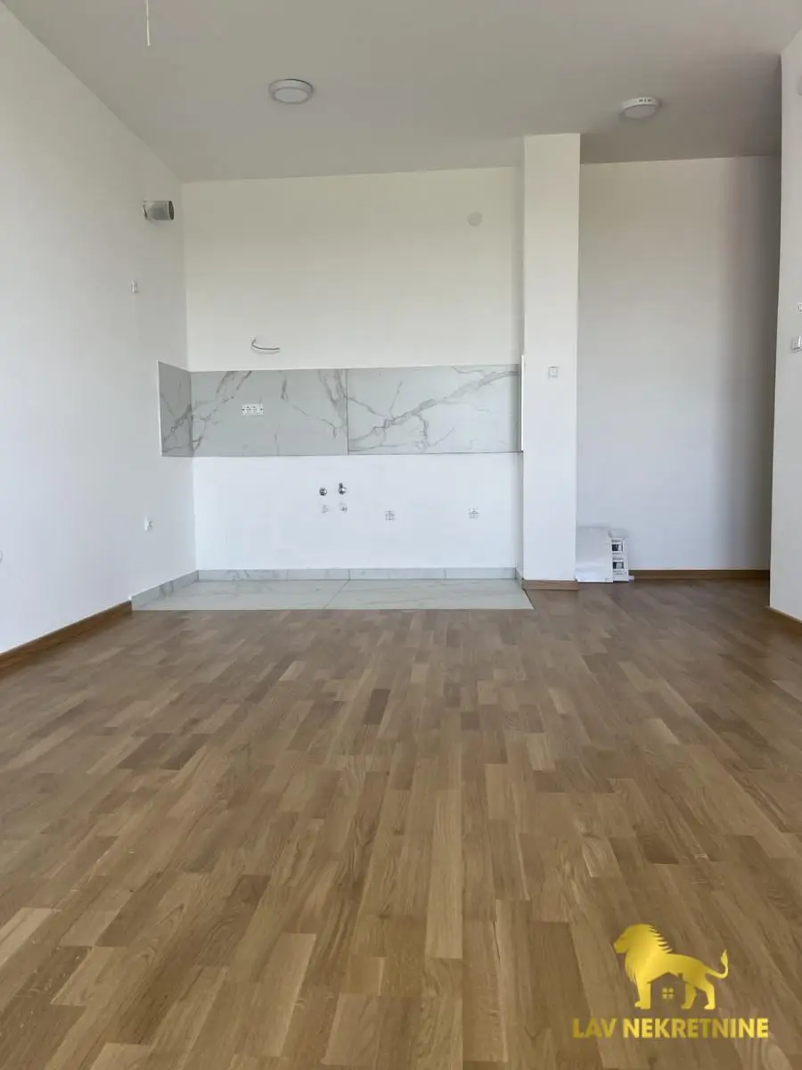 A beautiful two-and-a-half-room apartment for sale in the attractive ATRIUM RESIDENCE complex, 62m². The apartment faces the street