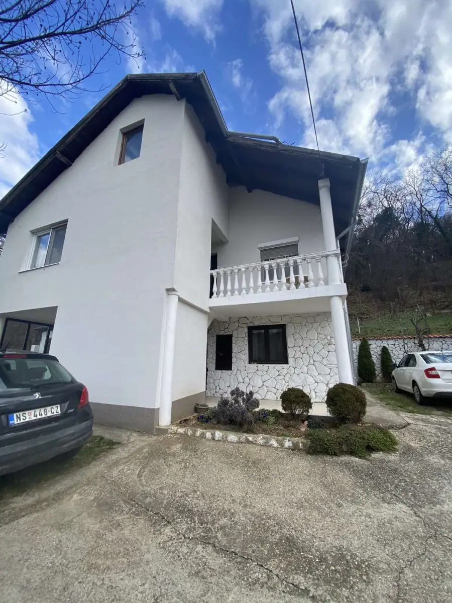 <p>Novi Sad, Sremska Kamenica, Are you looking for your spacious estate, surrounded by forest, greenery, peaceful co
