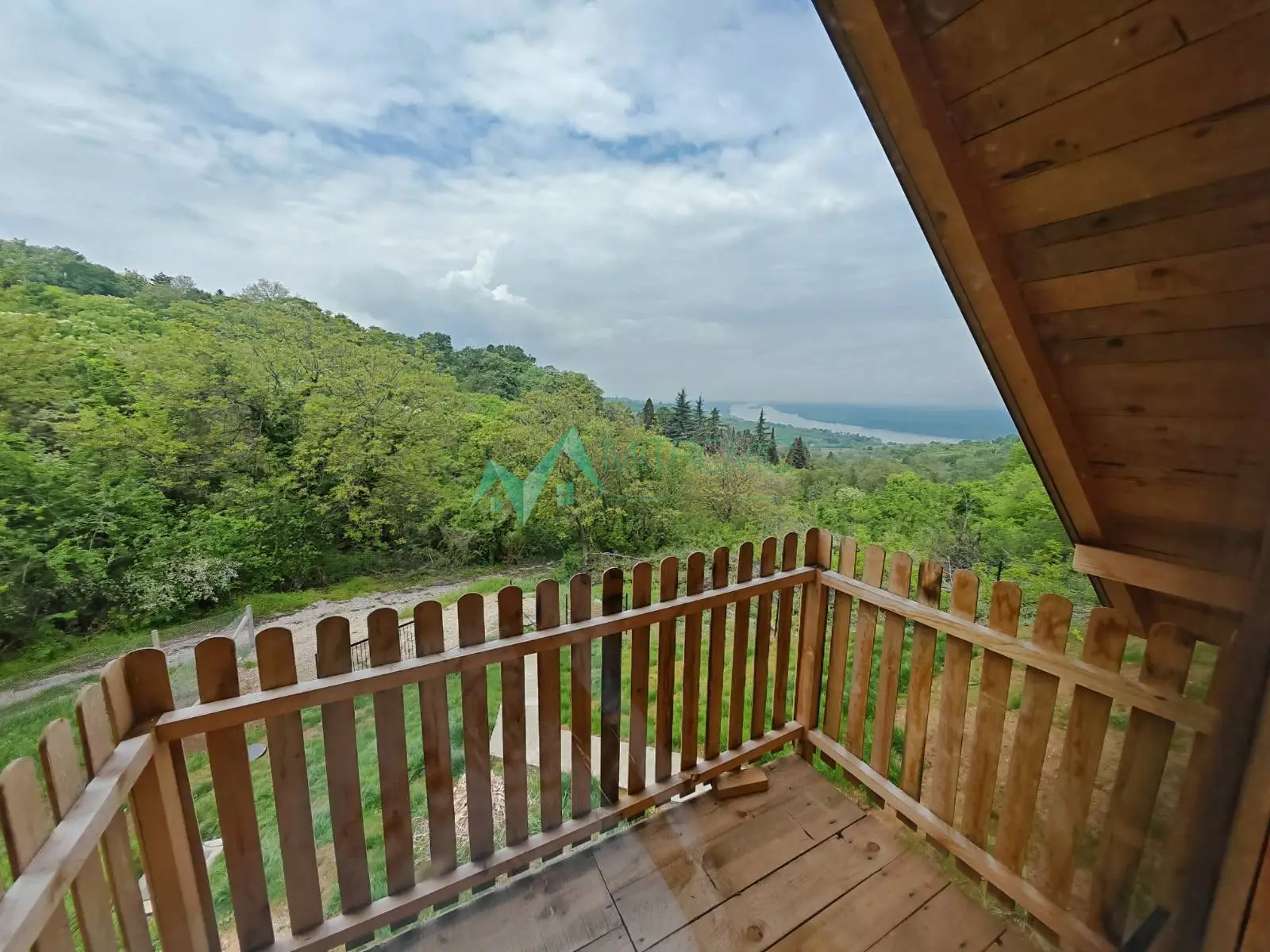 Banstol, log cabin - little PARADISE with a view of the Danube !