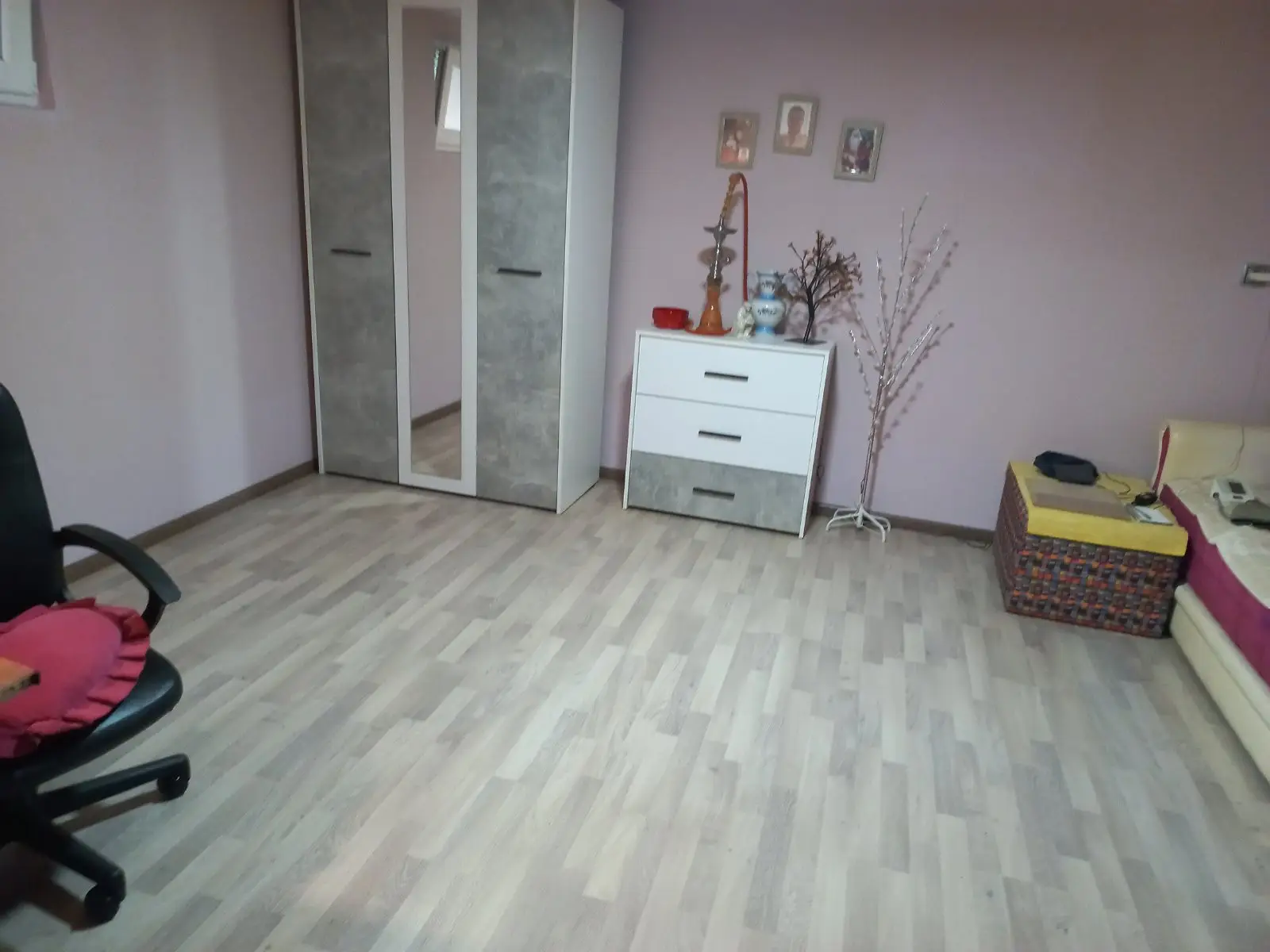 Novi Sad, Socijalno, stan u suterenu, dvoiposoban po strukturi , bez većih ulaganja.(Bomil nekretnine, Novi Sad, Reg. b