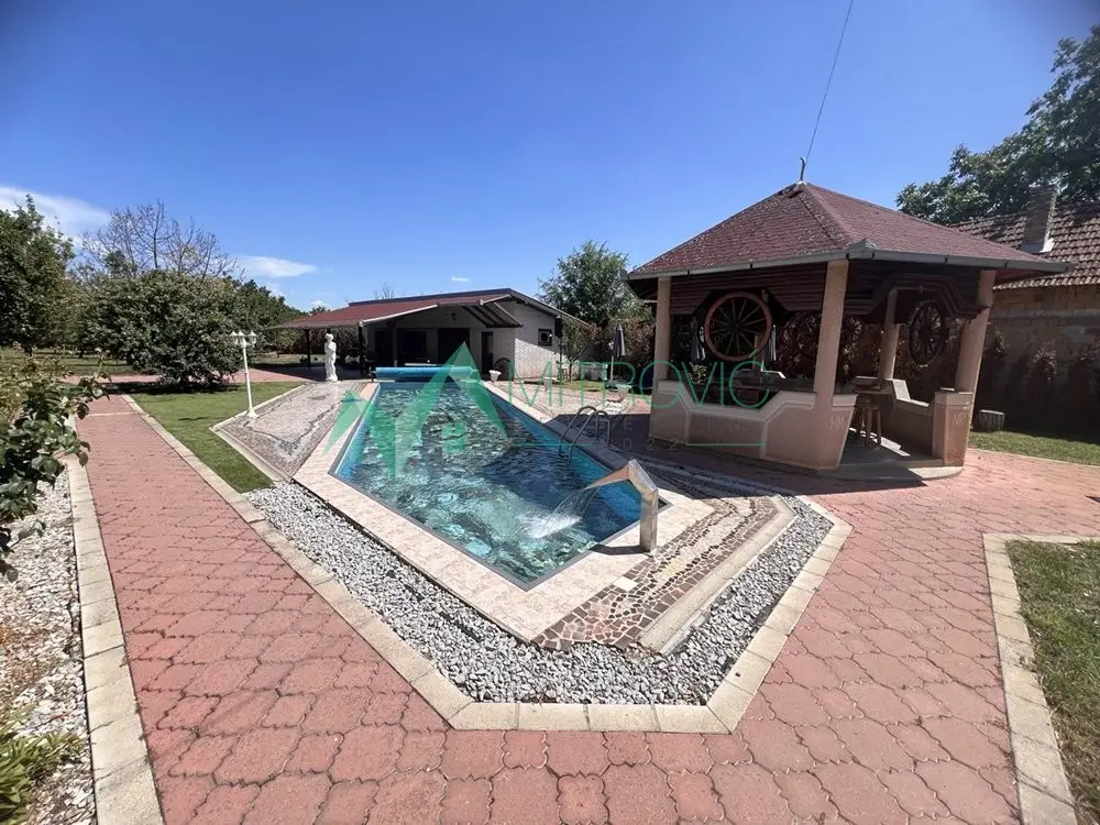 Exclusive representation! Buy a villa that earns you over 30,000 euros per year - Zmajevo - villa with pool
