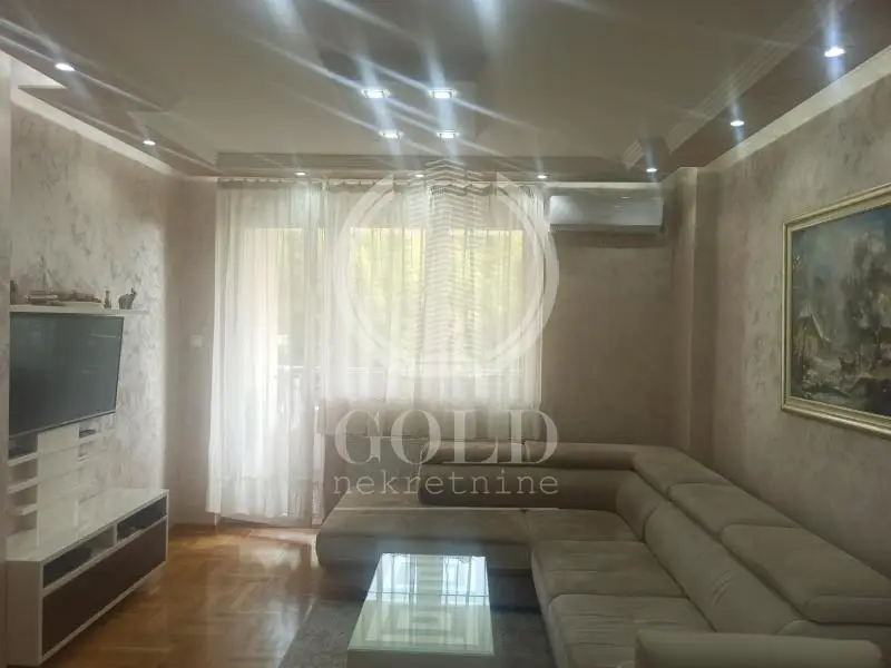 Only with us, sale of a luxuriously equipped apartment, Bulevar Evrope. Registered ID#4734