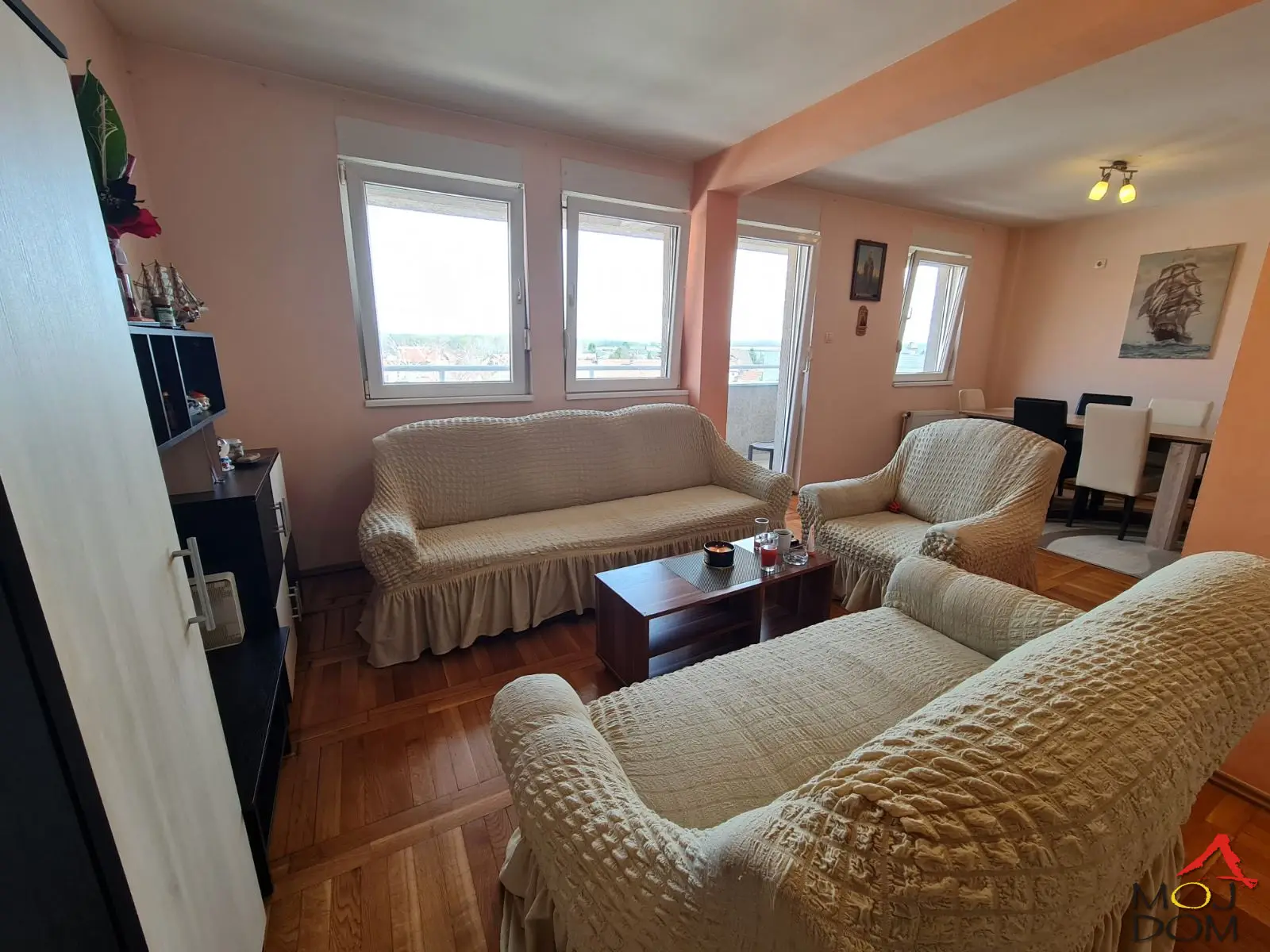 Petrovaradin, Center!
For sale: three-room duplex apartment at the very start of Petrovaradin, courtyard facing, located in a building 13 years old... The apartment is well-structured, requires certain investments, so it needs to be adapted.