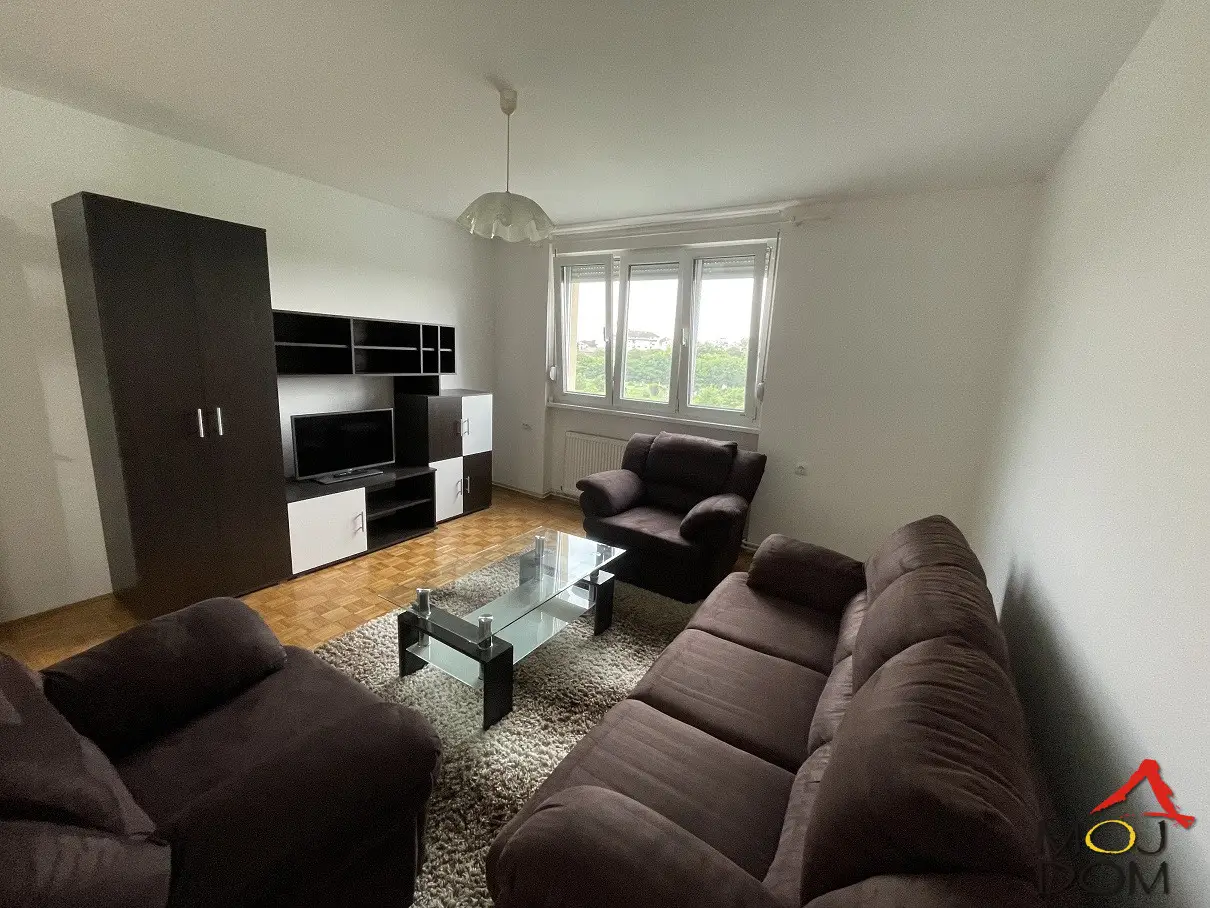 For sale: two-room apartment of 53 m², located in a quiet part of Grbavica, ideal for family life. The apartment is on the second floor of a residential building and is completely renovated. The layout is functional, the apartment is bright and pleasant, and the quiet