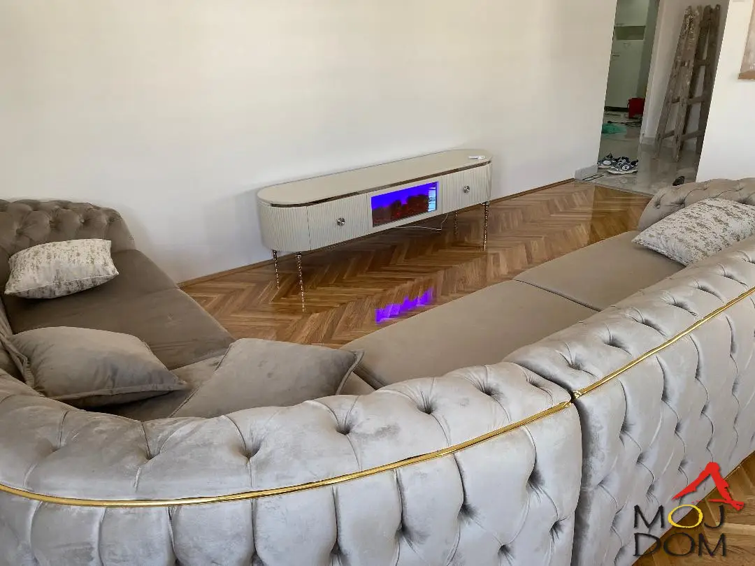 Продается пятикомнатный дуплекс — 5 этаж, лифт | 104 м² | Юго-восточная ориентация

На продажу крайне функциональный и удобный пятикомнатный дуплекс, расположеный на 5 этаже жилого дома с лифтом. Общая площадь квартиры 70 м² + 3...