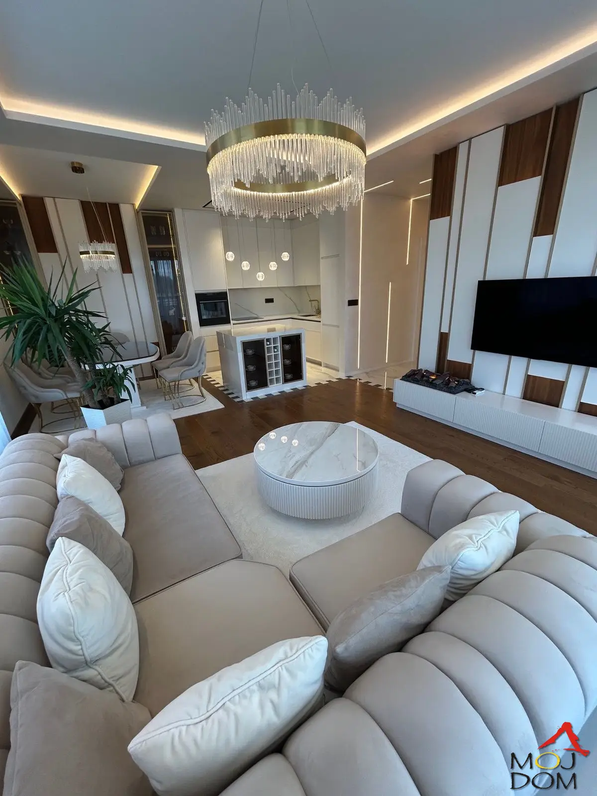 Luxury three-room apartment in a residential complex, on Nova Detelinara. Top location, very well connected with other parts of the city. The complex is equipped with all the facilities for a modern lifestyle, with numerous cafes, restaurants, and shops on the ground floor.