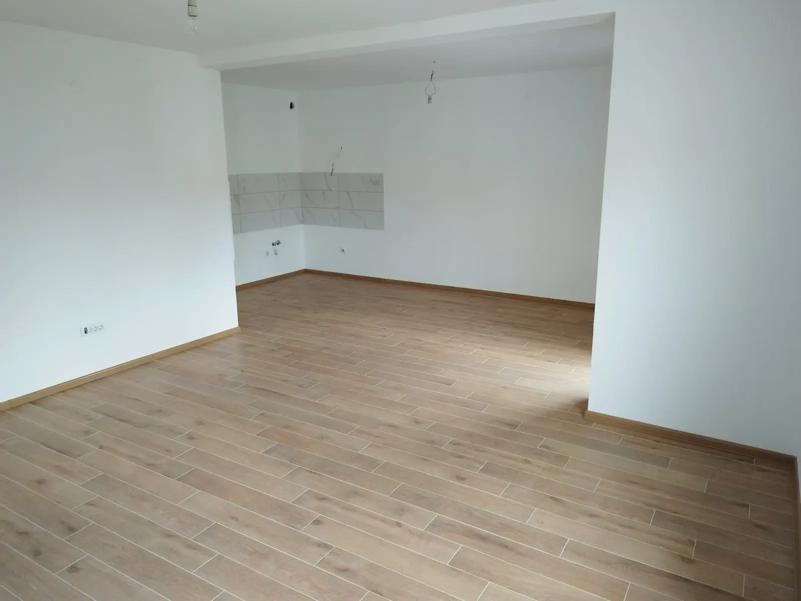 Veternik - Rarely available&nbsp; -apartment on the first floor spanning the entire floor of 142m2, seven rooms-ideally divisible into two whole