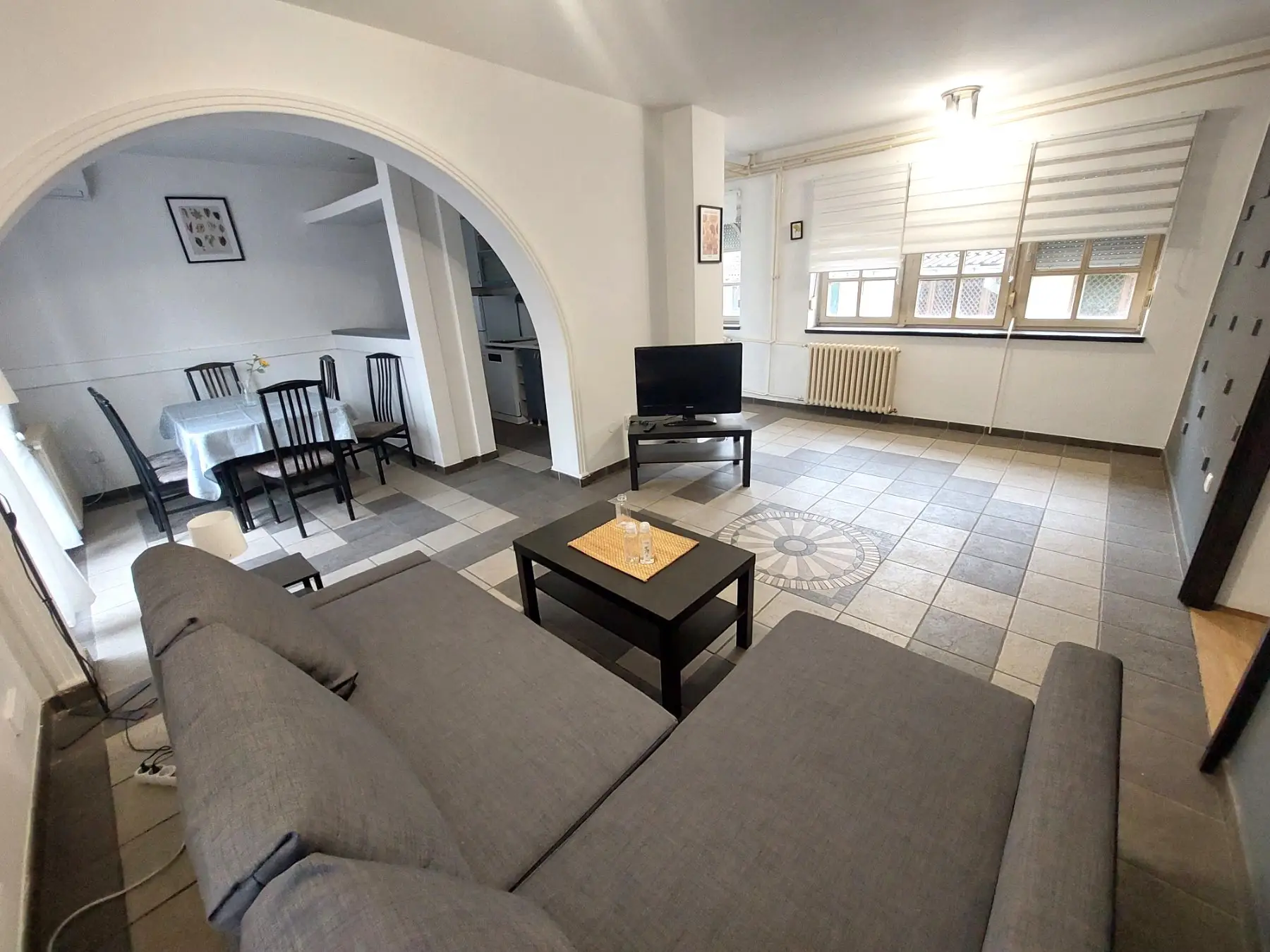 Novi Sad - Kej, for sale three-and-a-half-room apartment on two levels, 103m2, fully furnished, registered, move-in ready. It consists of hallway, living room, kitchen with dining area, bedroom, walk-in closet, bathroom and storage. Upstairs is a large bedroom