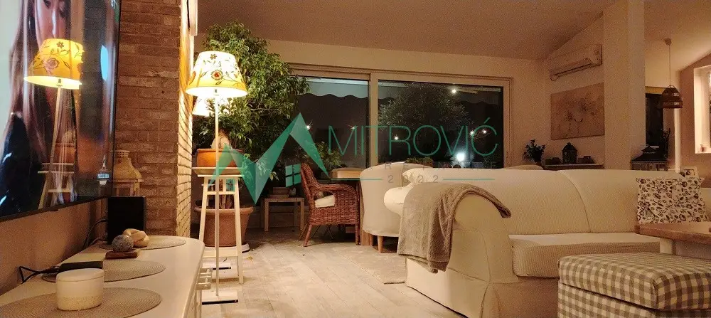 Luxury five-room apartment – Grbavica