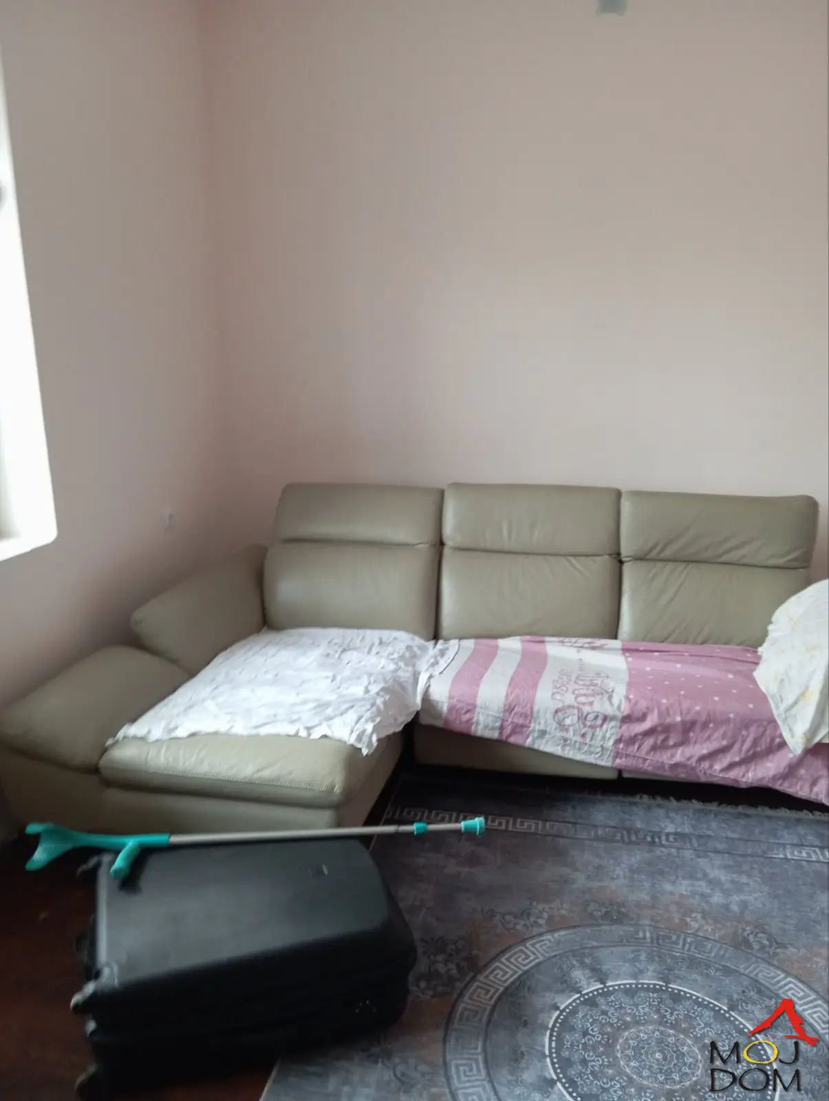 Single-story house of 55m2 for sale in Vrdnik on a 246m2 plot. It is registered to the owners without encumbrances and records.
Contact phone: 063304062, 021523193
Property code - 3004771
(Moj Dom Real Estate, Novi Sad, Reg. no. 174)