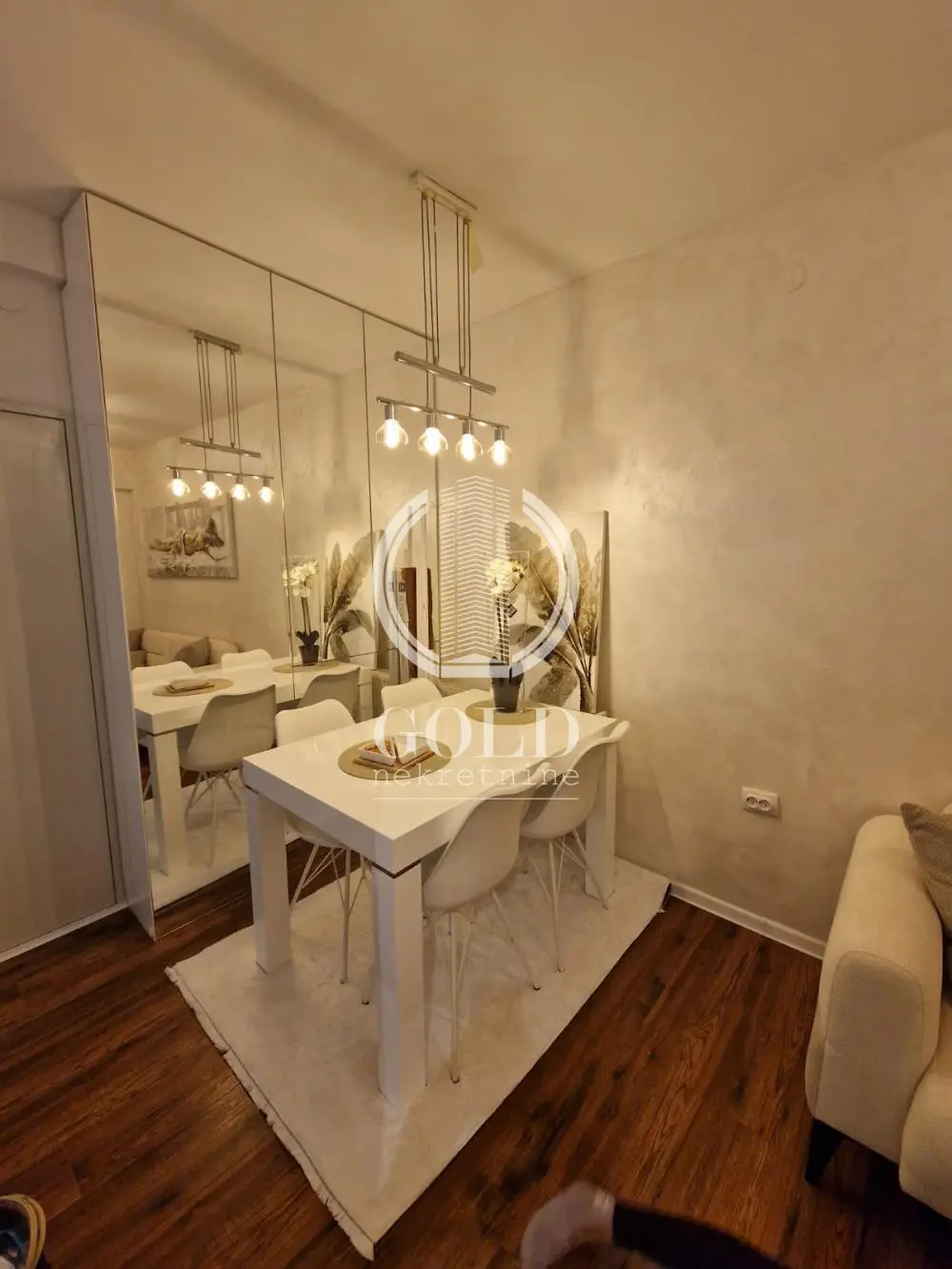 RENOVATED TWO-ROOM APARTMENT ON THE QUAY ID#9948